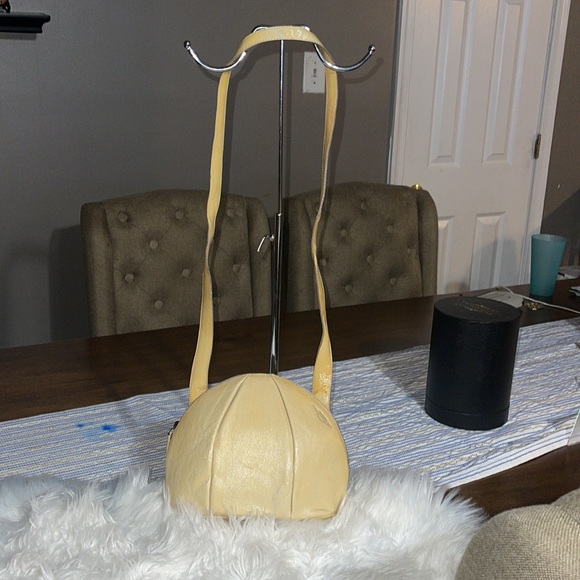 Bottega Veneta Semisphere Shoulder-bag in Camel GUC - Picture 3 of 16